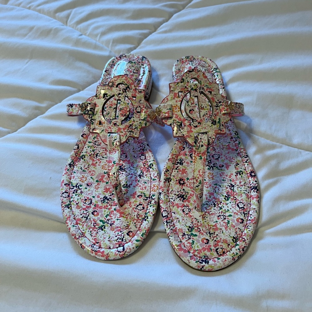 Sandals - Picture 4 of 4